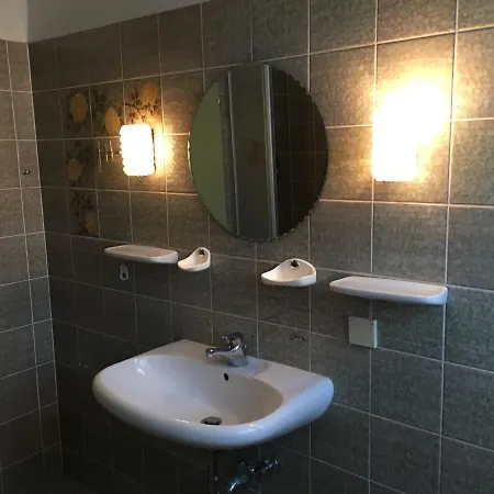 Kreuz! Einfach. Guenstig. Schlafen. Ульм